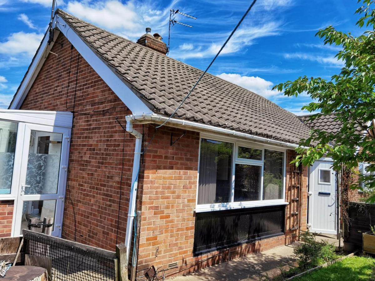 Fourth Avenue, Lovely Bungalow Available For Guests And Contractors Parking Wifi Nottingham Exterior foto