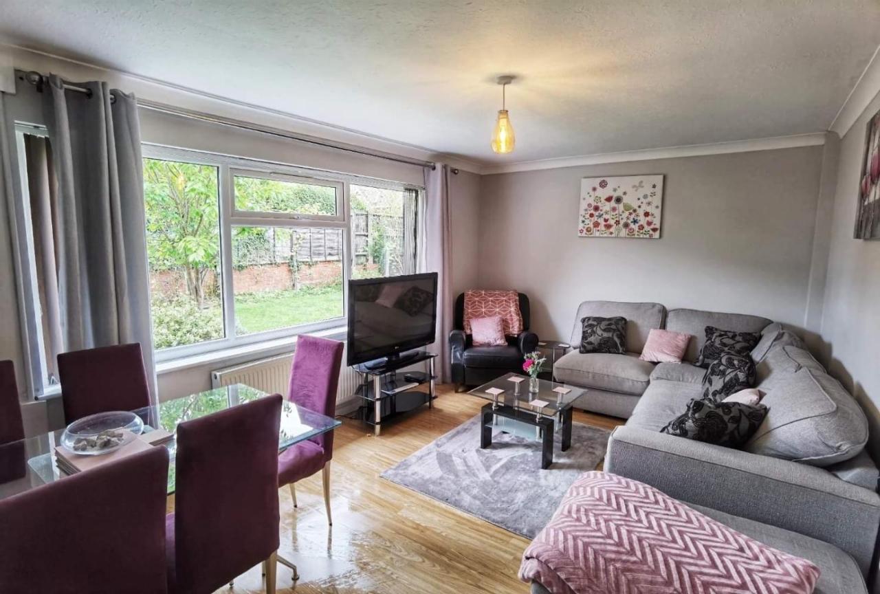Fourth Avenue, Lovely Bungalow Available For Guests And Contractors Parking Wifi Nottingham Exterior foto